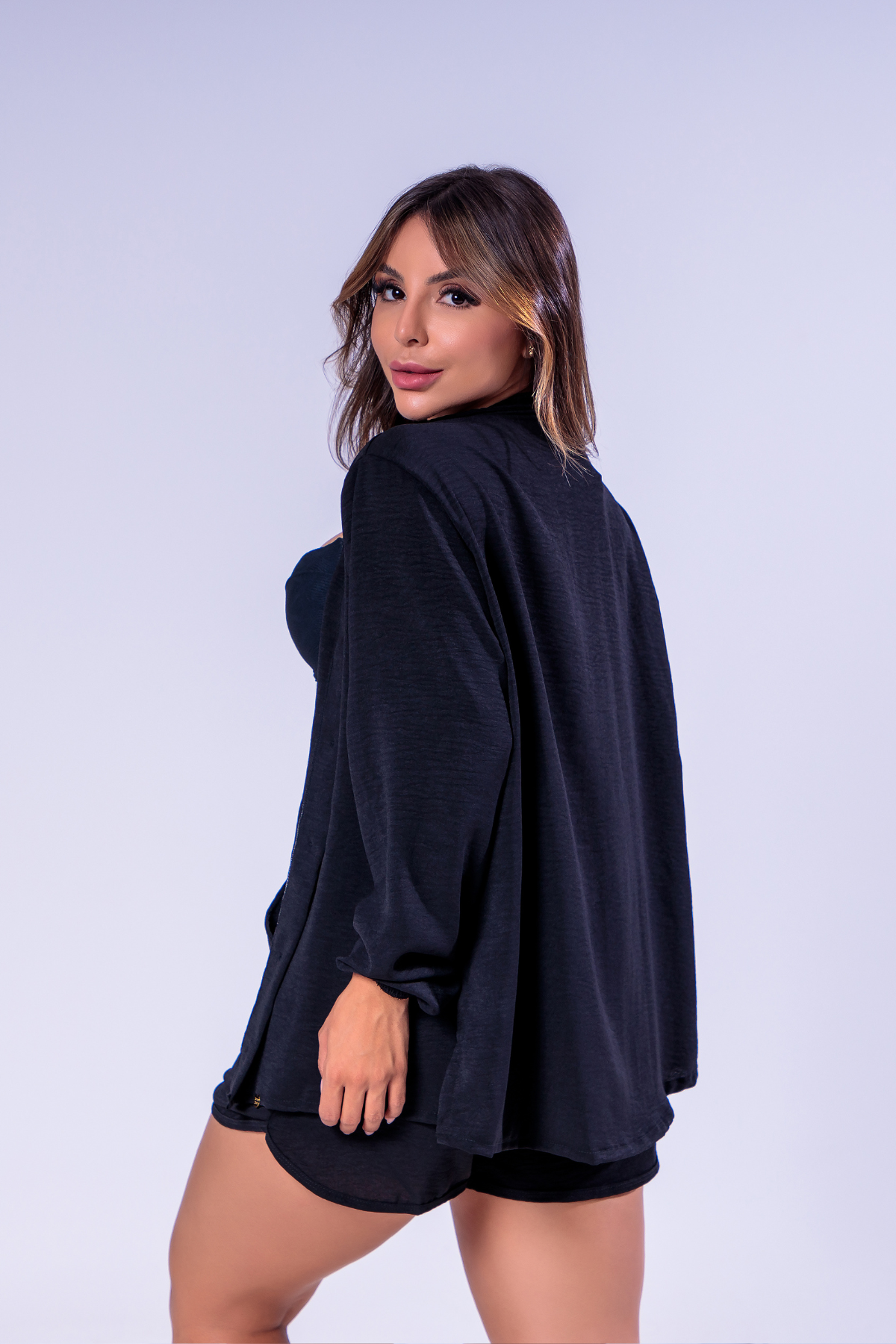 Conjunto Feminino Camisa Manga Longa e Shorts com Amarração